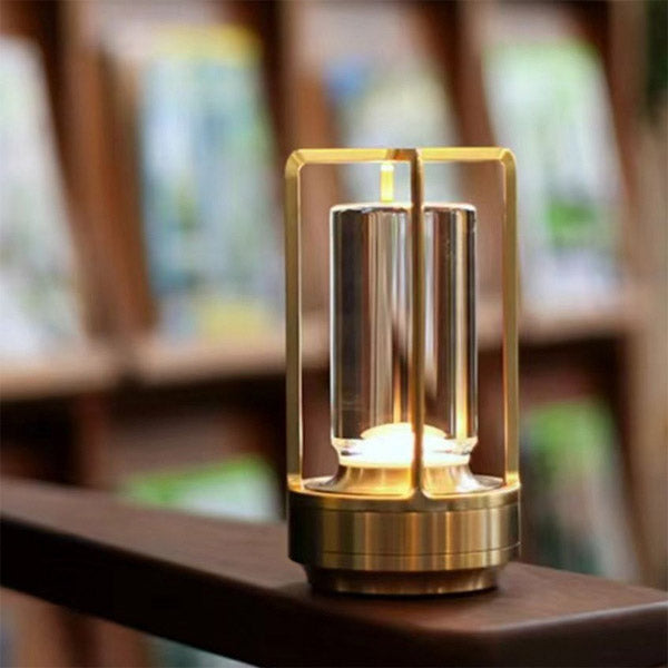 מנורה שולחנית נטענת יוקרתית 3 מצבי תאורה הדמייה