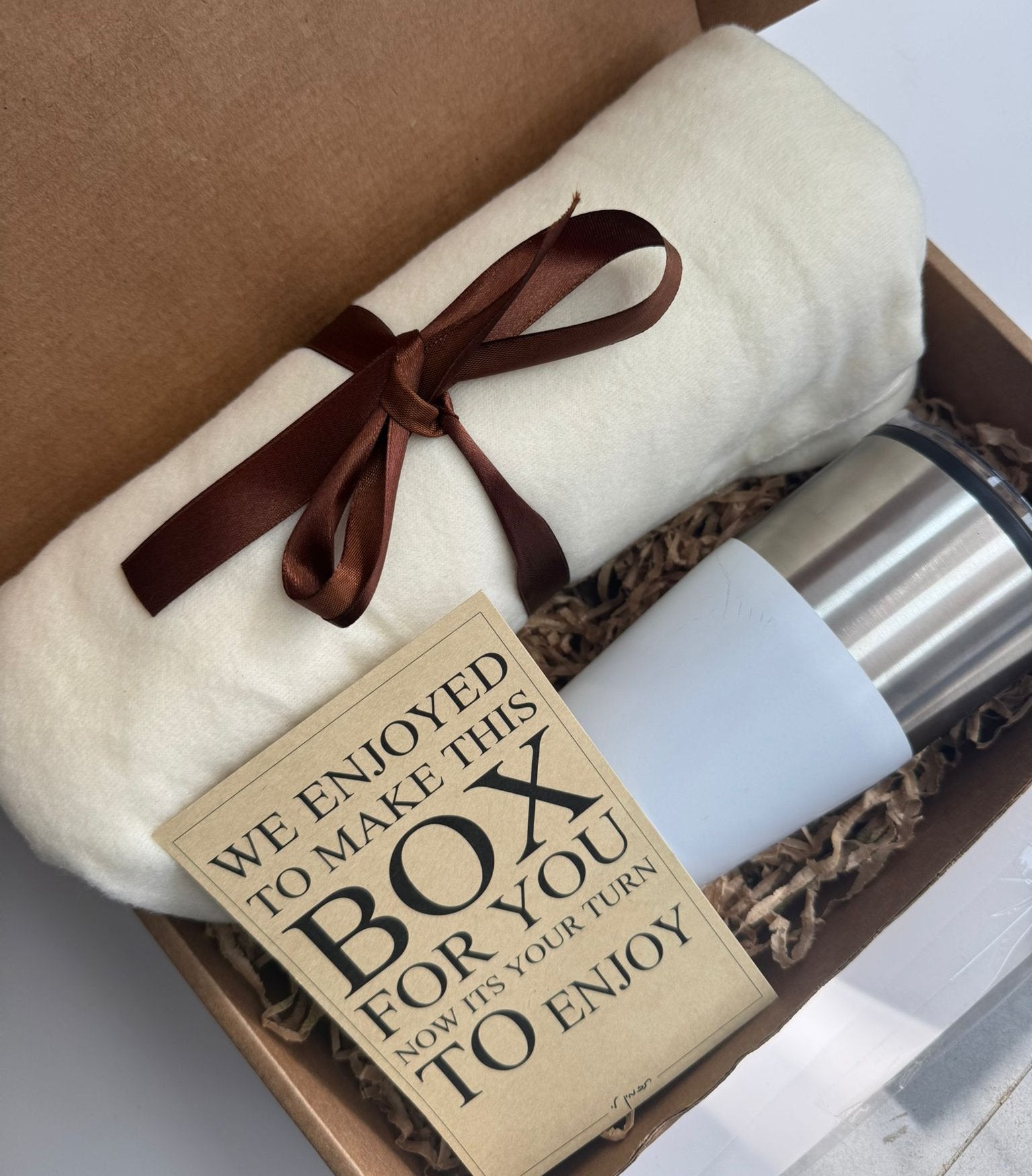 מארז לחורף מפנק עם כירבולית וכוס תרמית