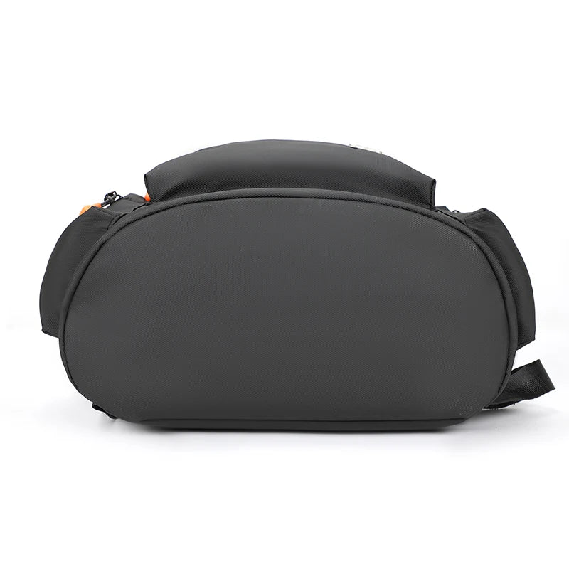 תיק גב איכותי במיוחד - שחור מלמטה