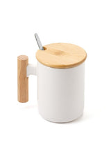 ספל פורצלן בגימור במבוק עם מכסה וכפית לבן