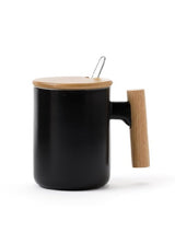 ספל פורצלן בגימור במבוק עם מכסה וכפית שחור