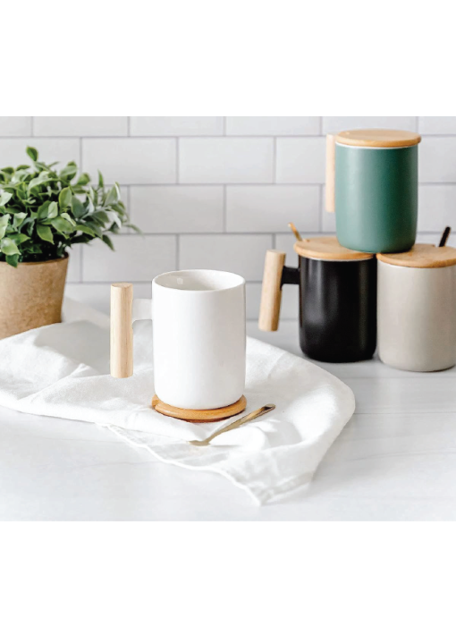 ספל פורצלן בגימור במבוק עם מכסה וכפית הדמייה 