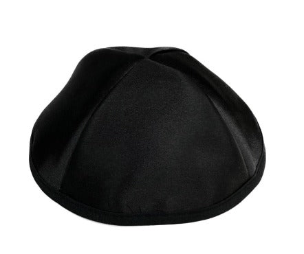 כיפת סאטן שחורה