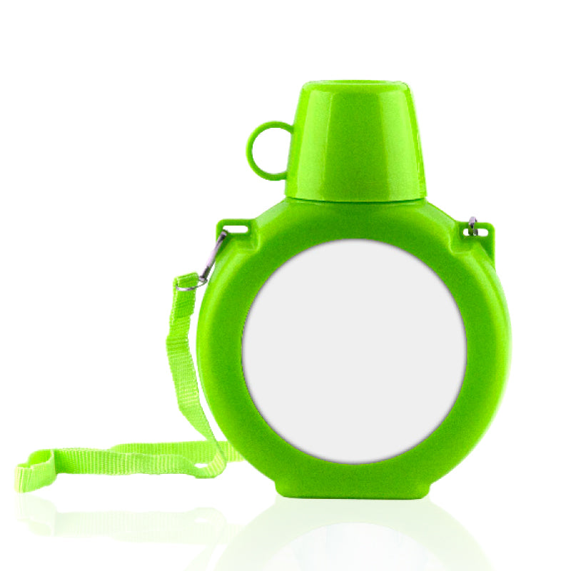 בקבוק שתייה 700 מ"ל עם כוס ורצועת נשיאה